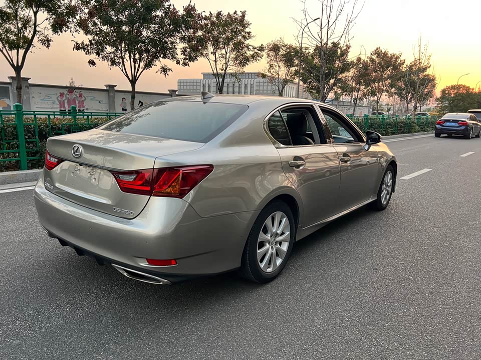 Lexus GS