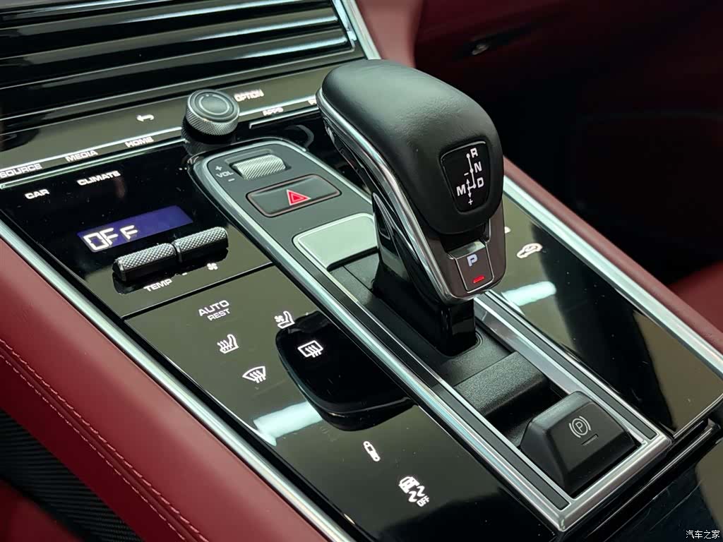 Porsche Panamera, 2023 9