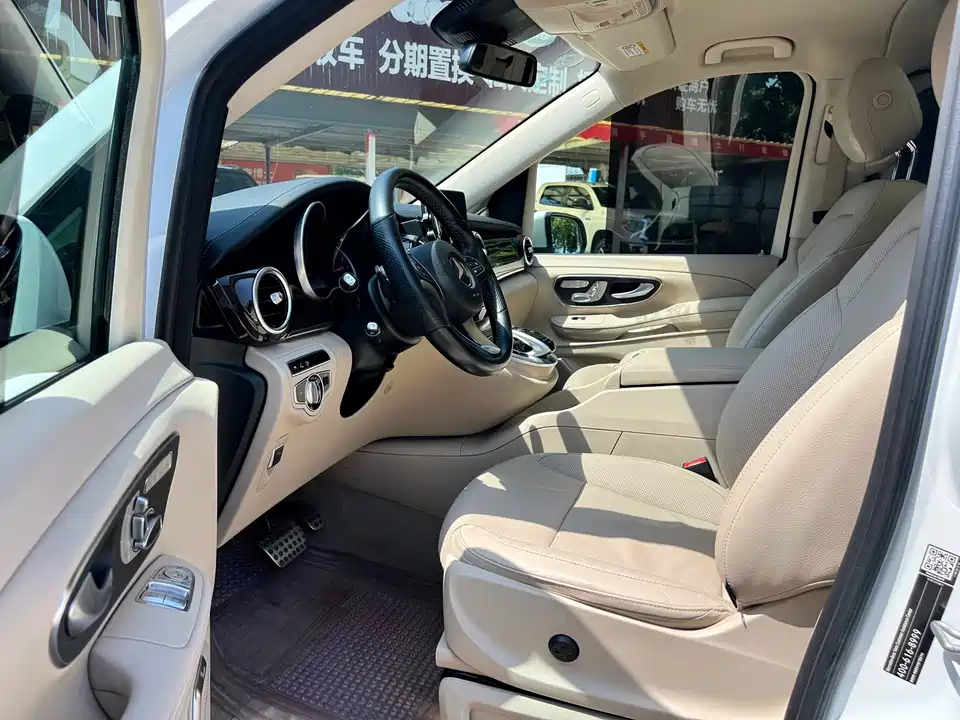 Mercedes-Benz V-class