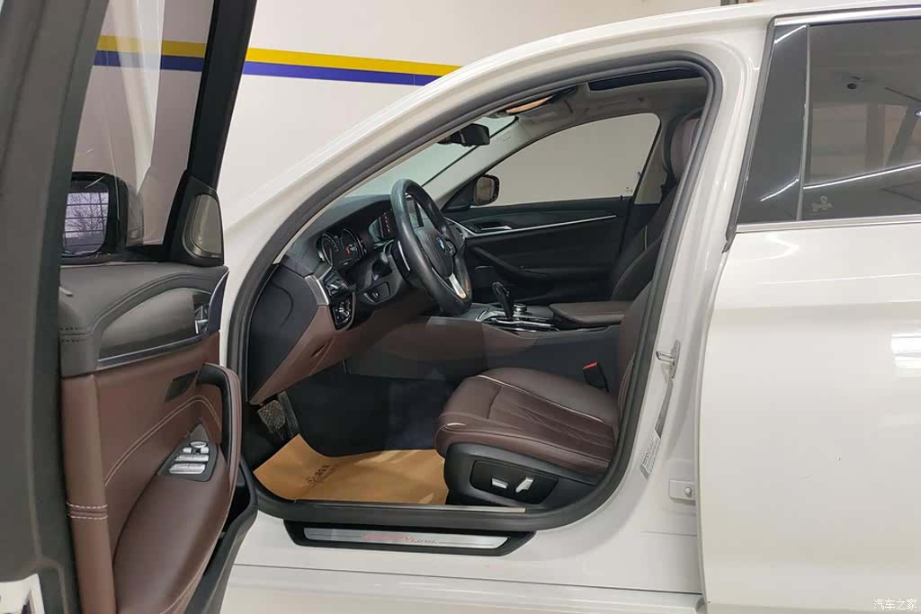 BMW 5 Series, 2018 9