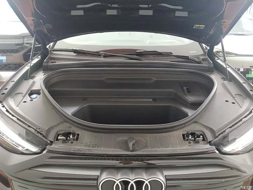 Audi e-tron, 2025 20
