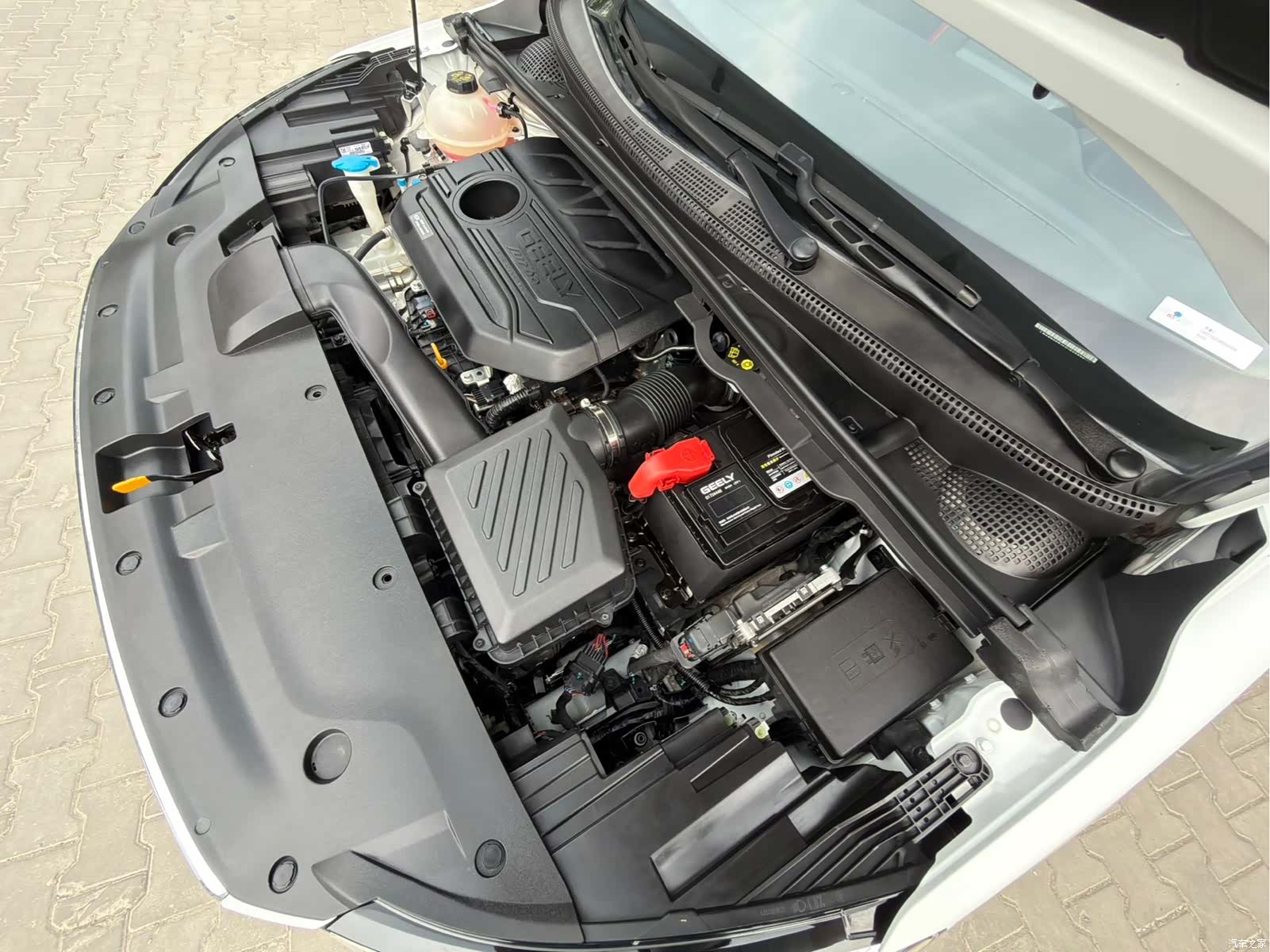 Geely Emgrand, 2022 18