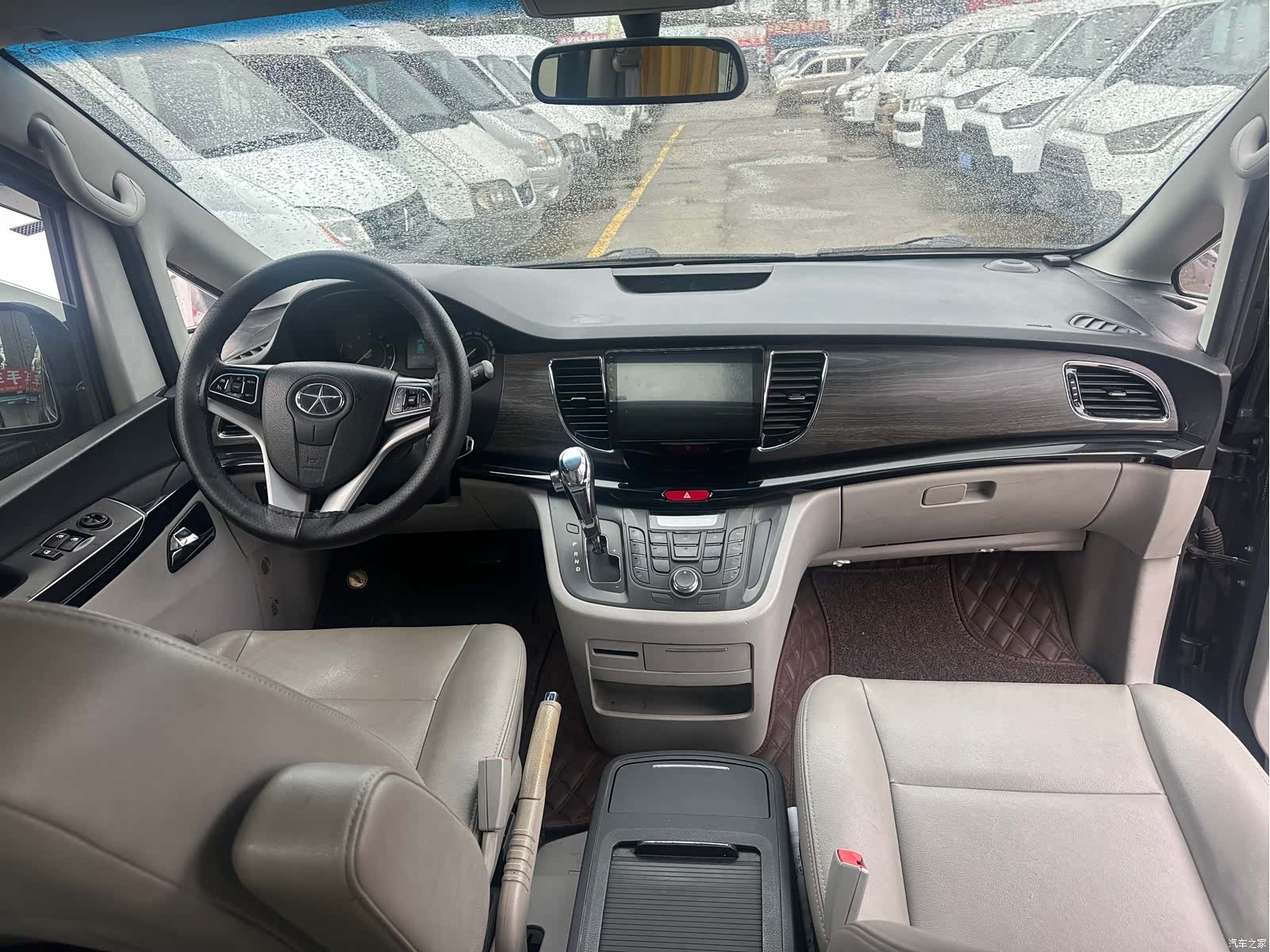 JAC M5, 2015 9