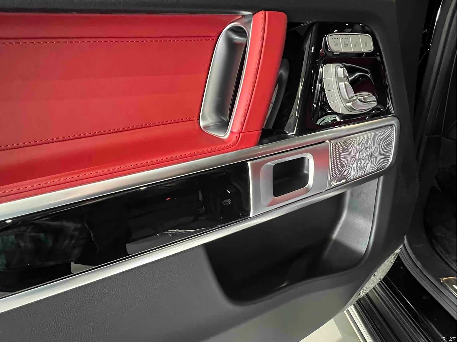 Mercedes-Benz G-Class, 2023 15