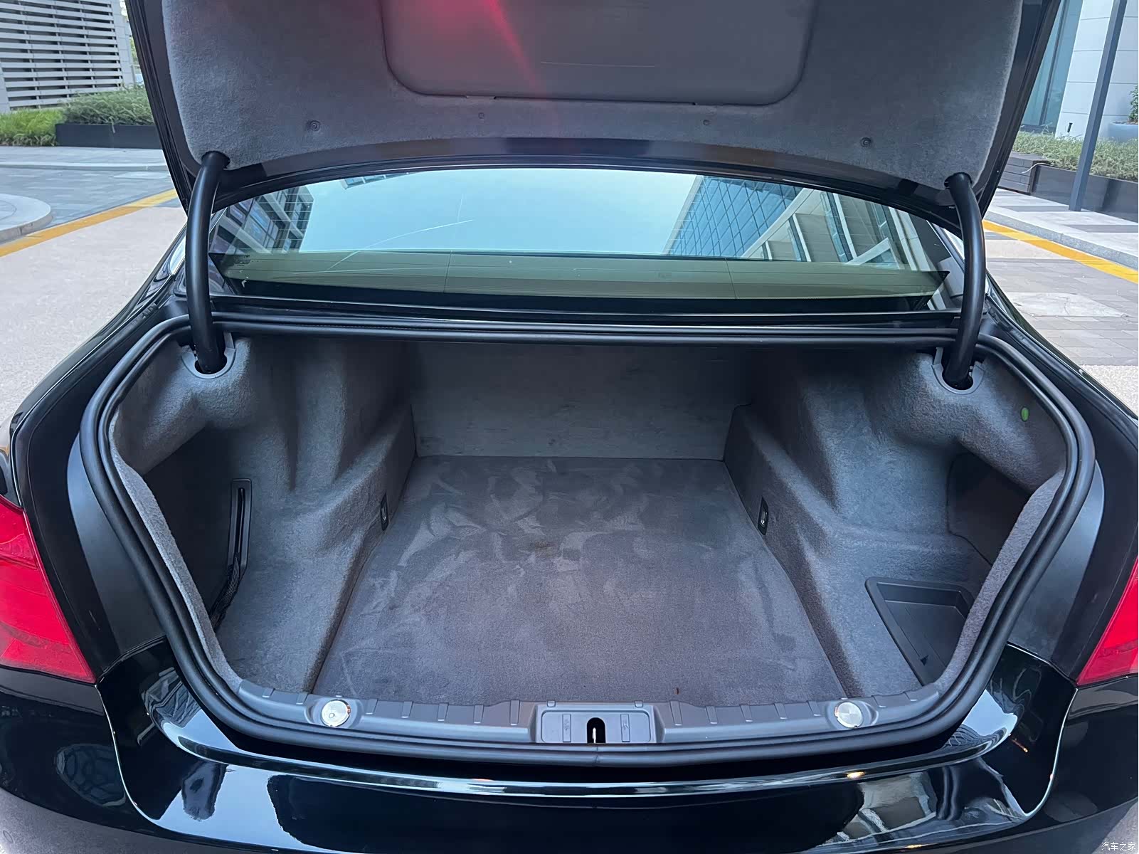 BMW 7 Series, 2012 24