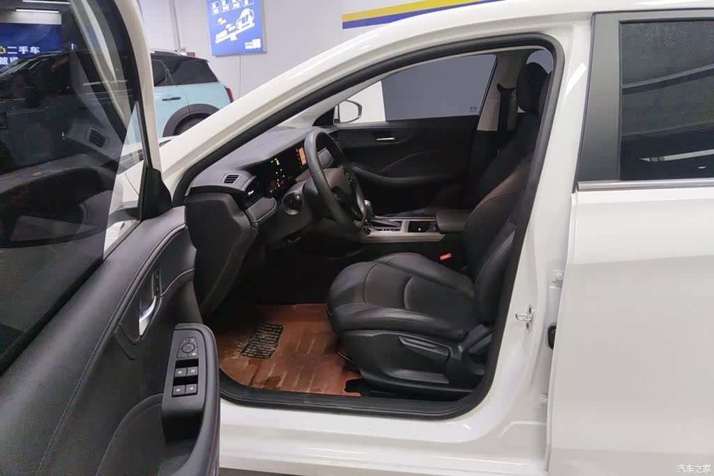 Roewe i5, 2025 9