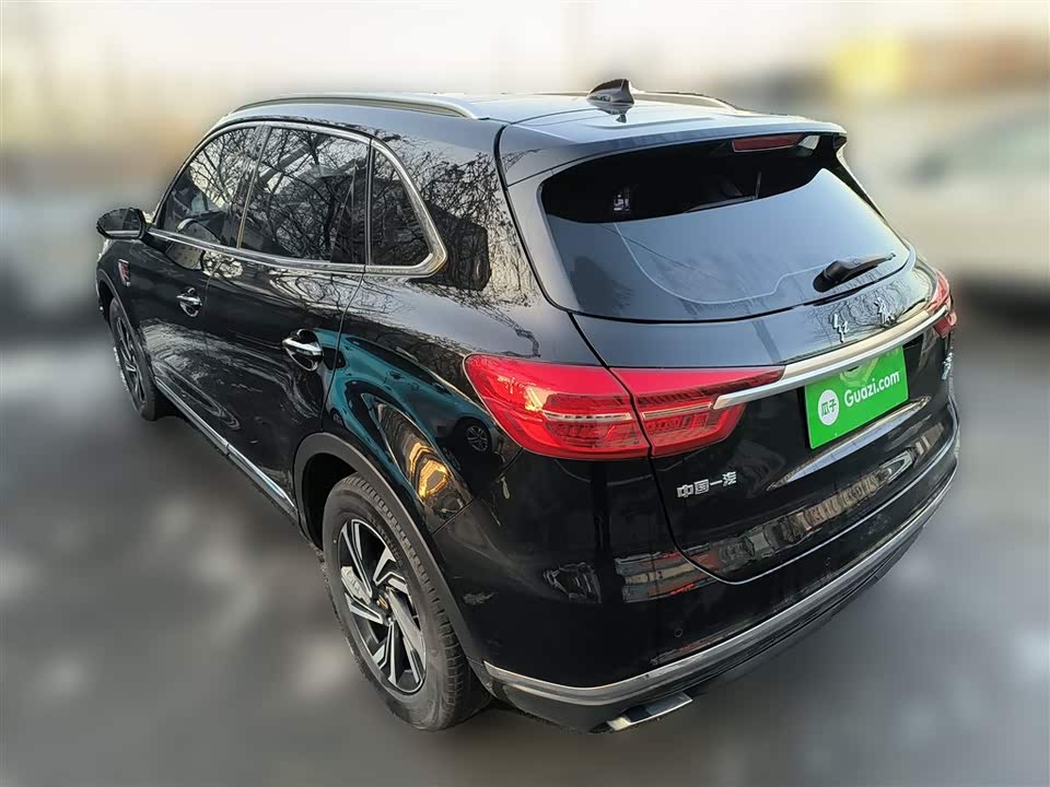Hongqi HS5