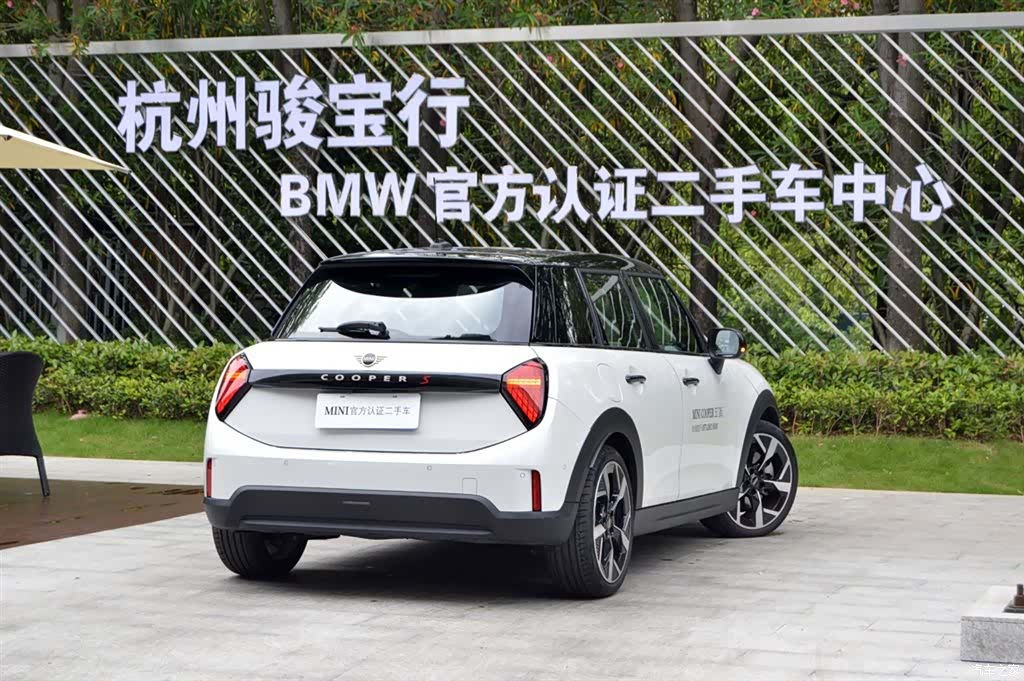 Mini Cooper, 2024 4