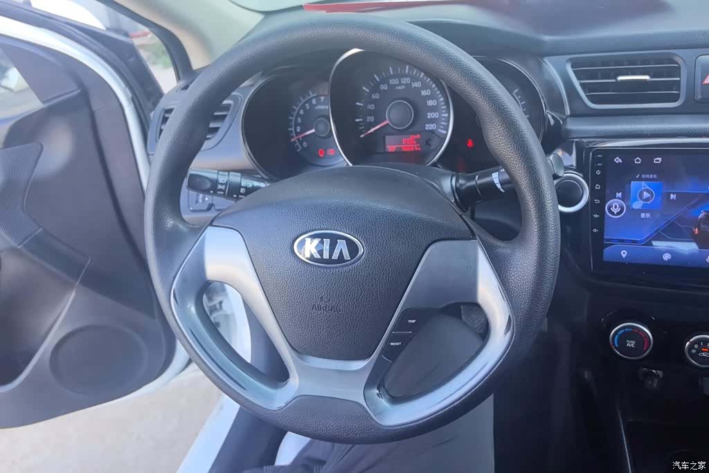Kia K2, 2015 15