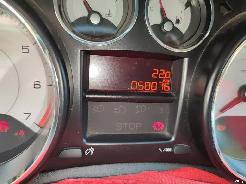 Peugeot 308, 2016 все фото