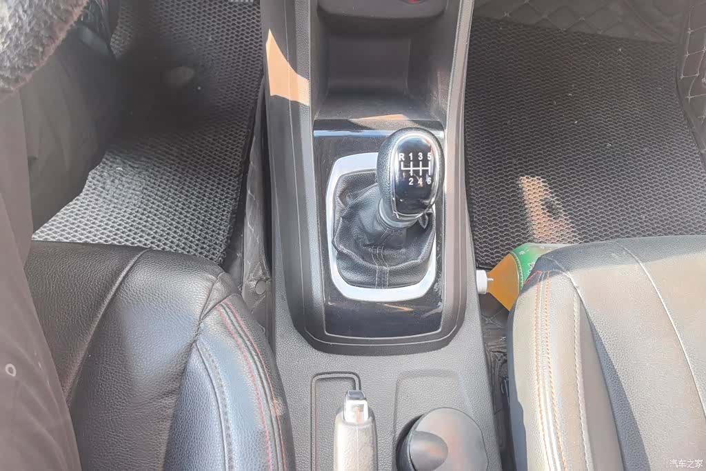 Wuling 310W, 2018 16