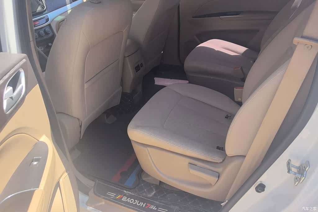 Wuling 730, 2017 11