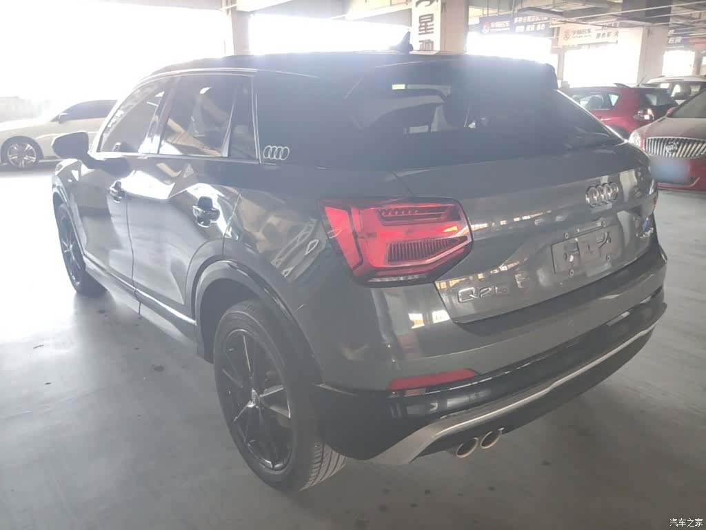 Audi Q2L, 2021 все фото