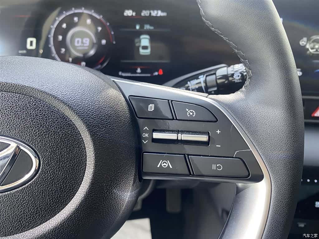 Hyundai Elantra, 2022 13