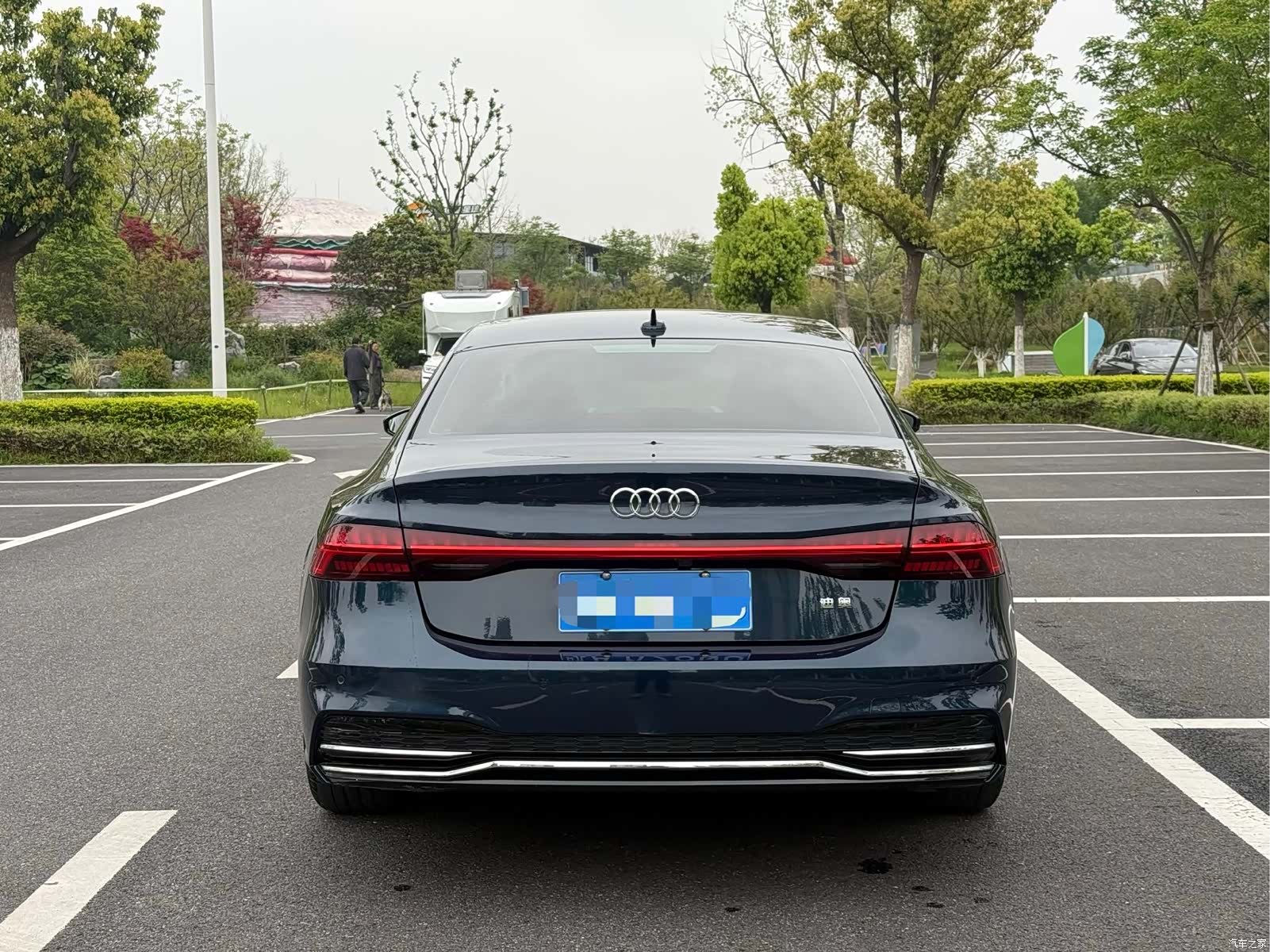 Audi A7L, 2023 все фото