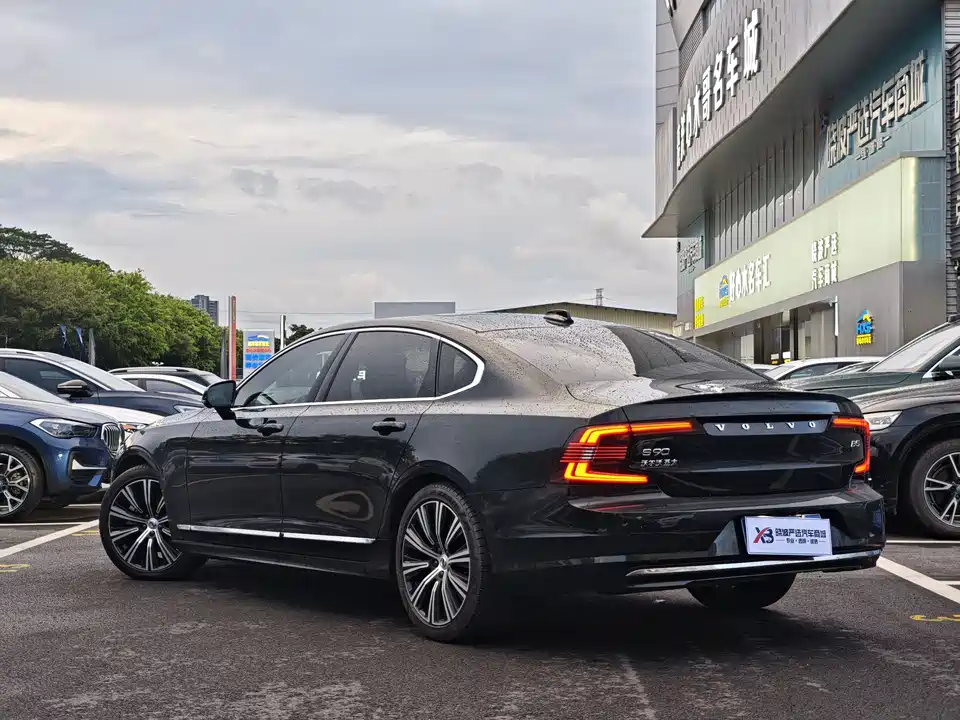 Volvo S90