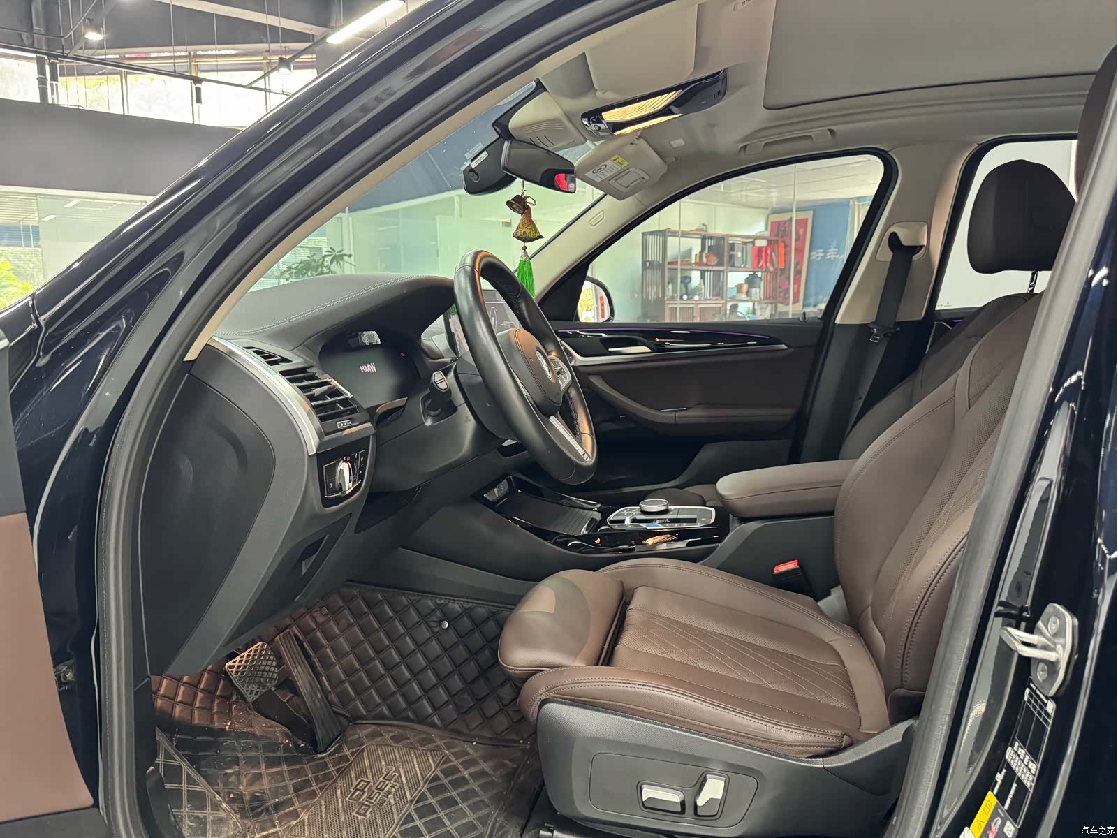 BMW iX3, 2023 7