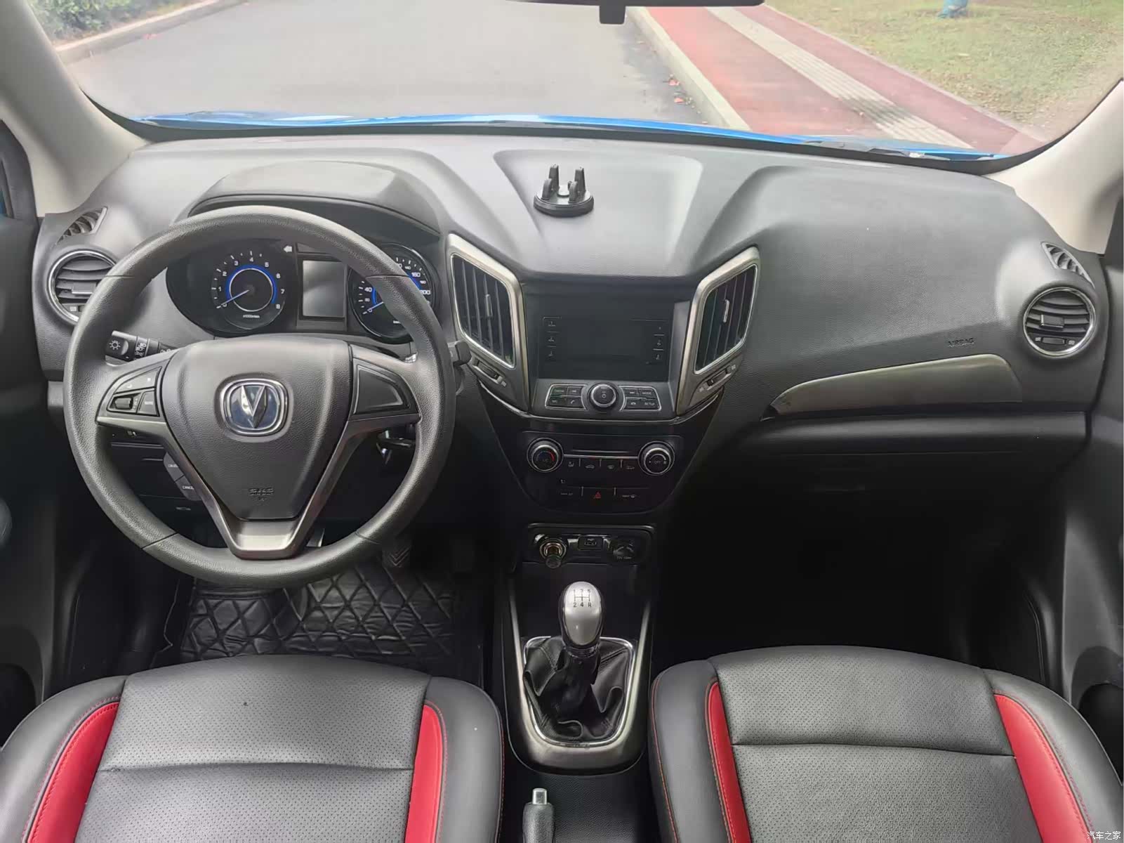 Changan CS15, 2016 10
