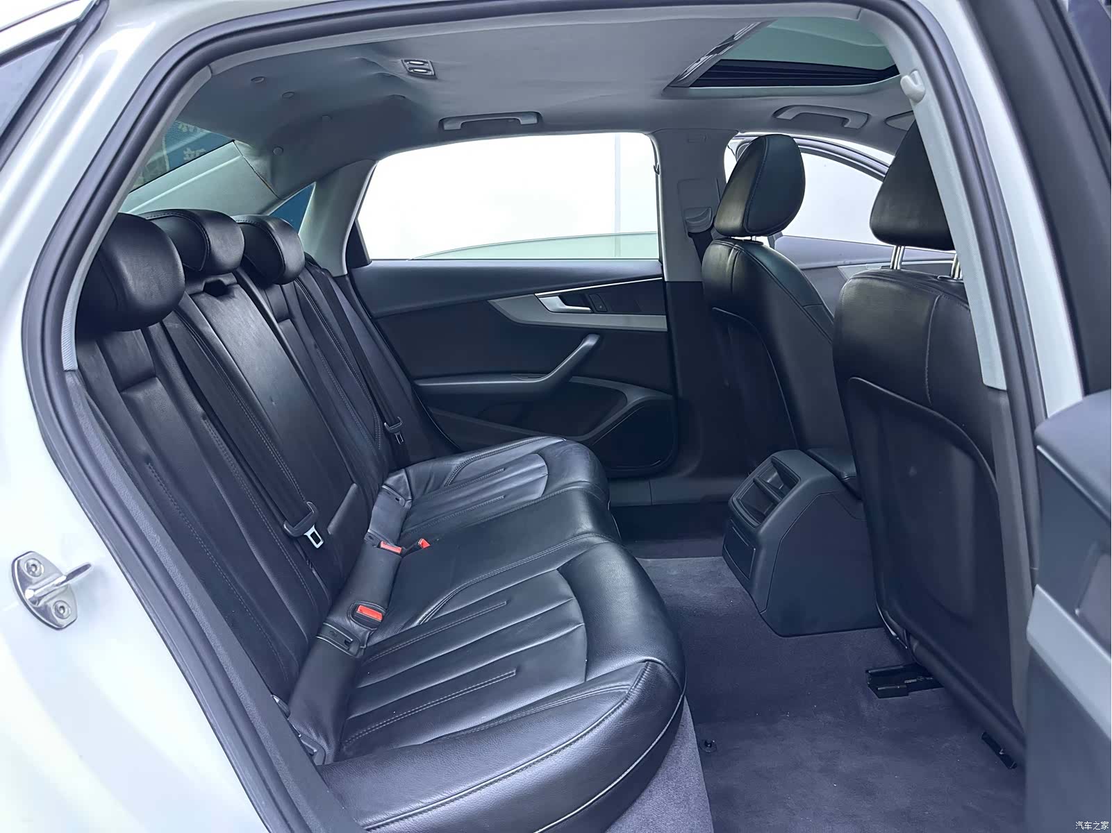 Audi A4L, 2017 12