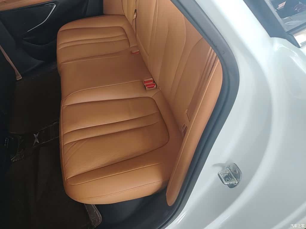 Xpeng P5, 2022 17