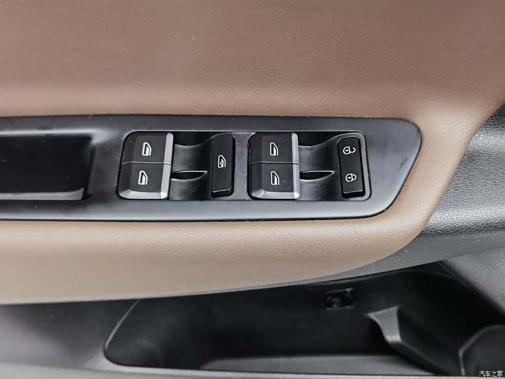 Geely Emgrand, 2018 9