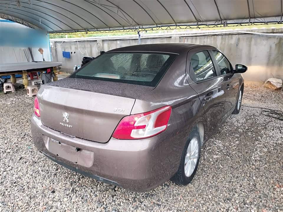 Peugeot 301