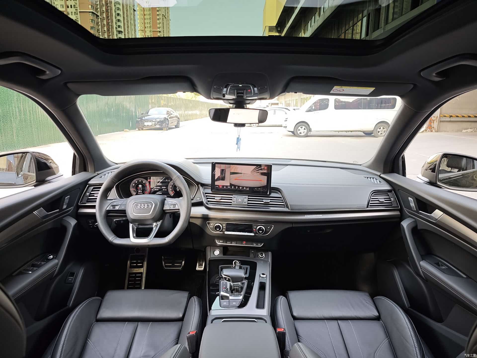 Audi Q5L, 2023 все фото