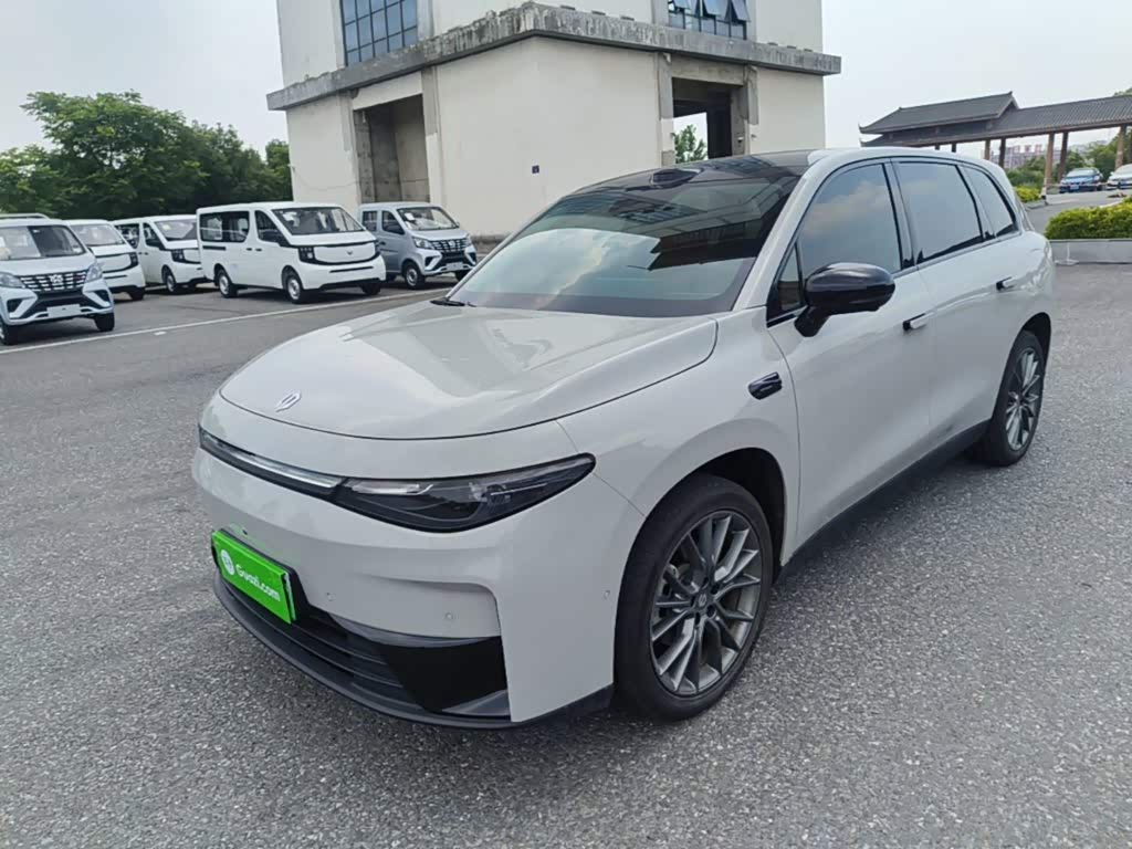 Leapmotor C10