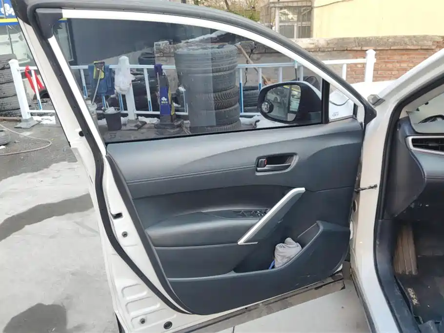 Toyota Corolla Sharp amplifier