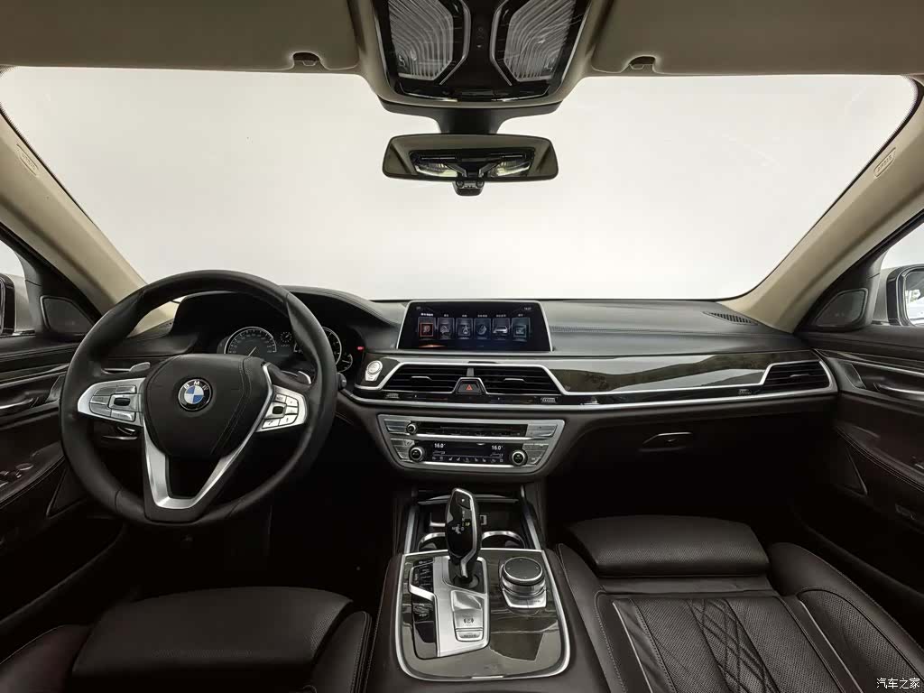 BMW 7 Series, 2017 все фото