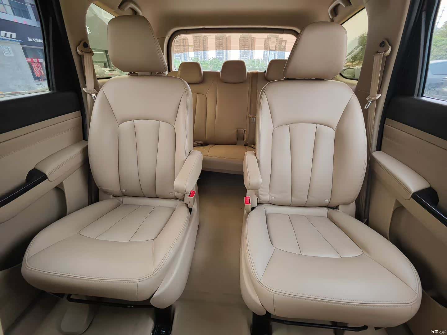 Wuling 730, 2015 9