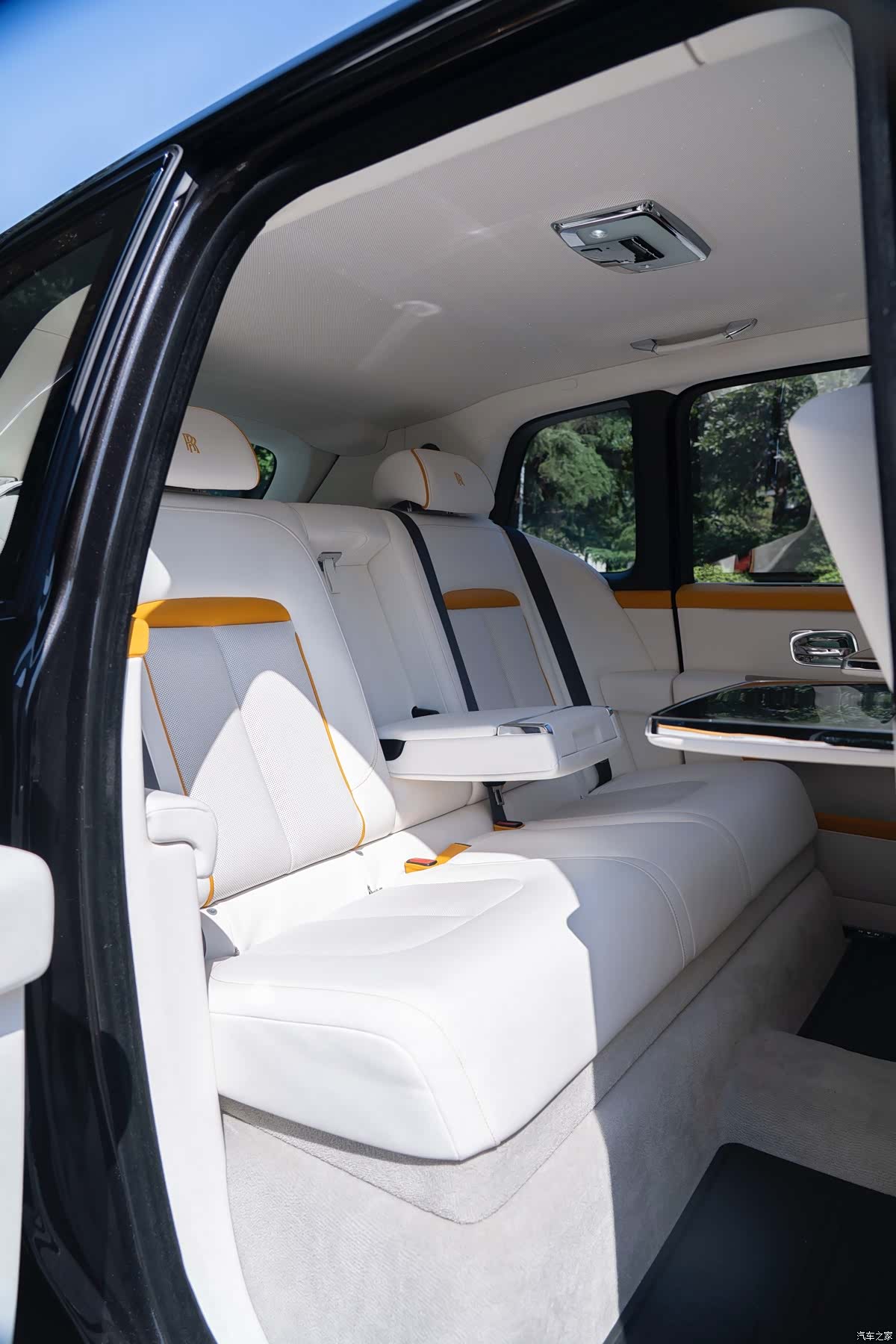 Rolls-Royce Cullinan, 2024 20