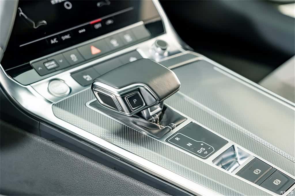 Audi A6L, 2019 13