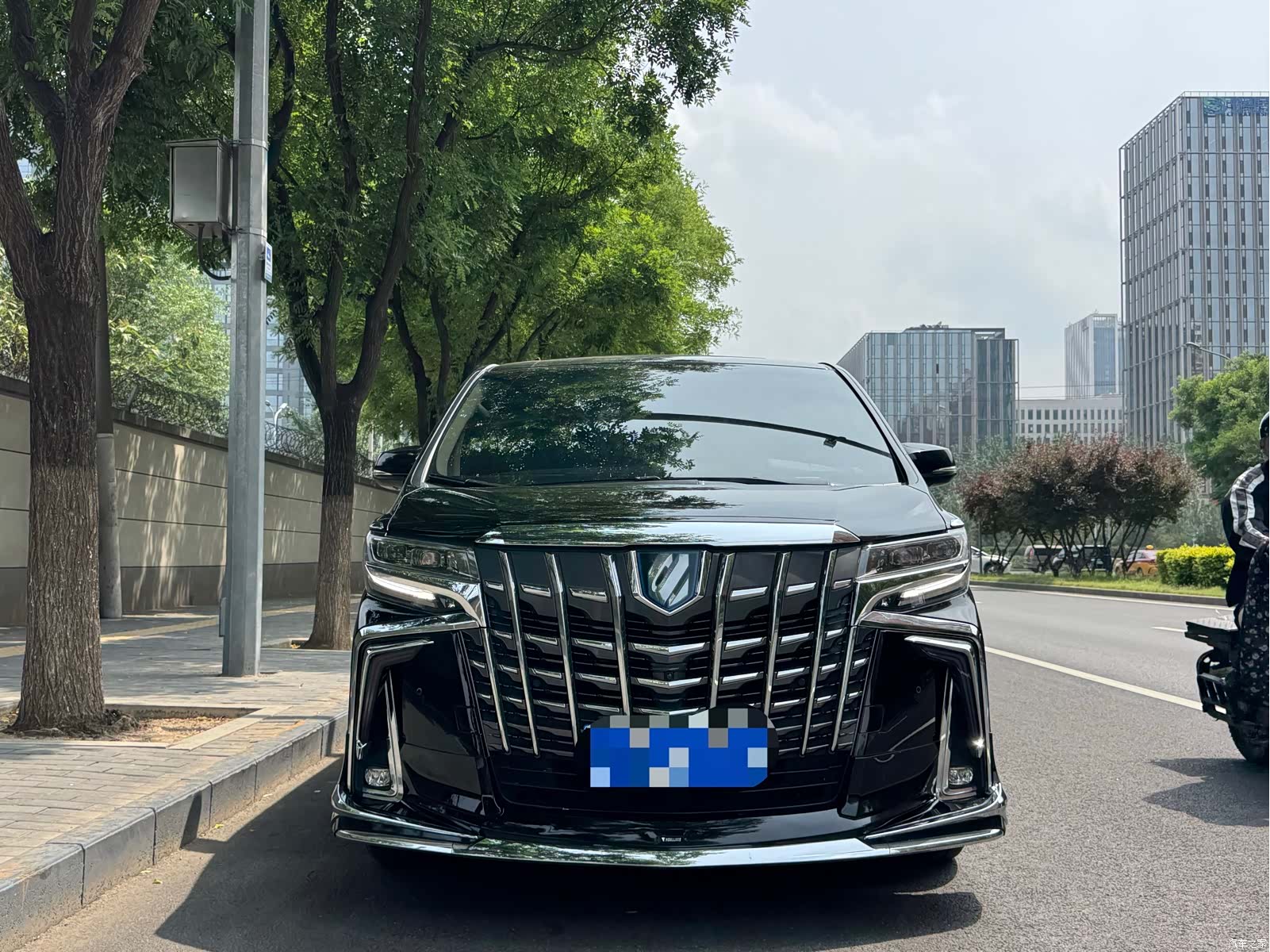 Toyota Alphard, 2021 3