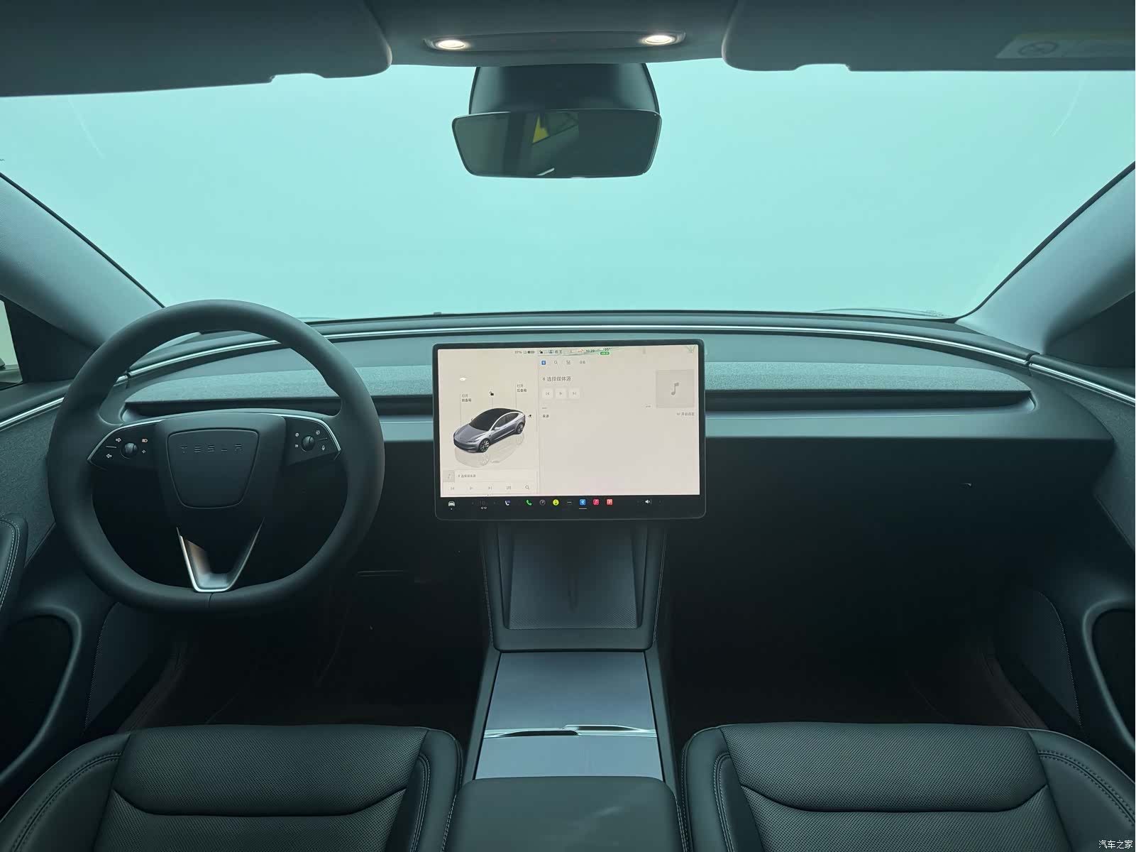Tesla Model 3, 2025 4