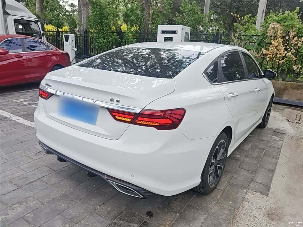 Geely Binray, 2022 7