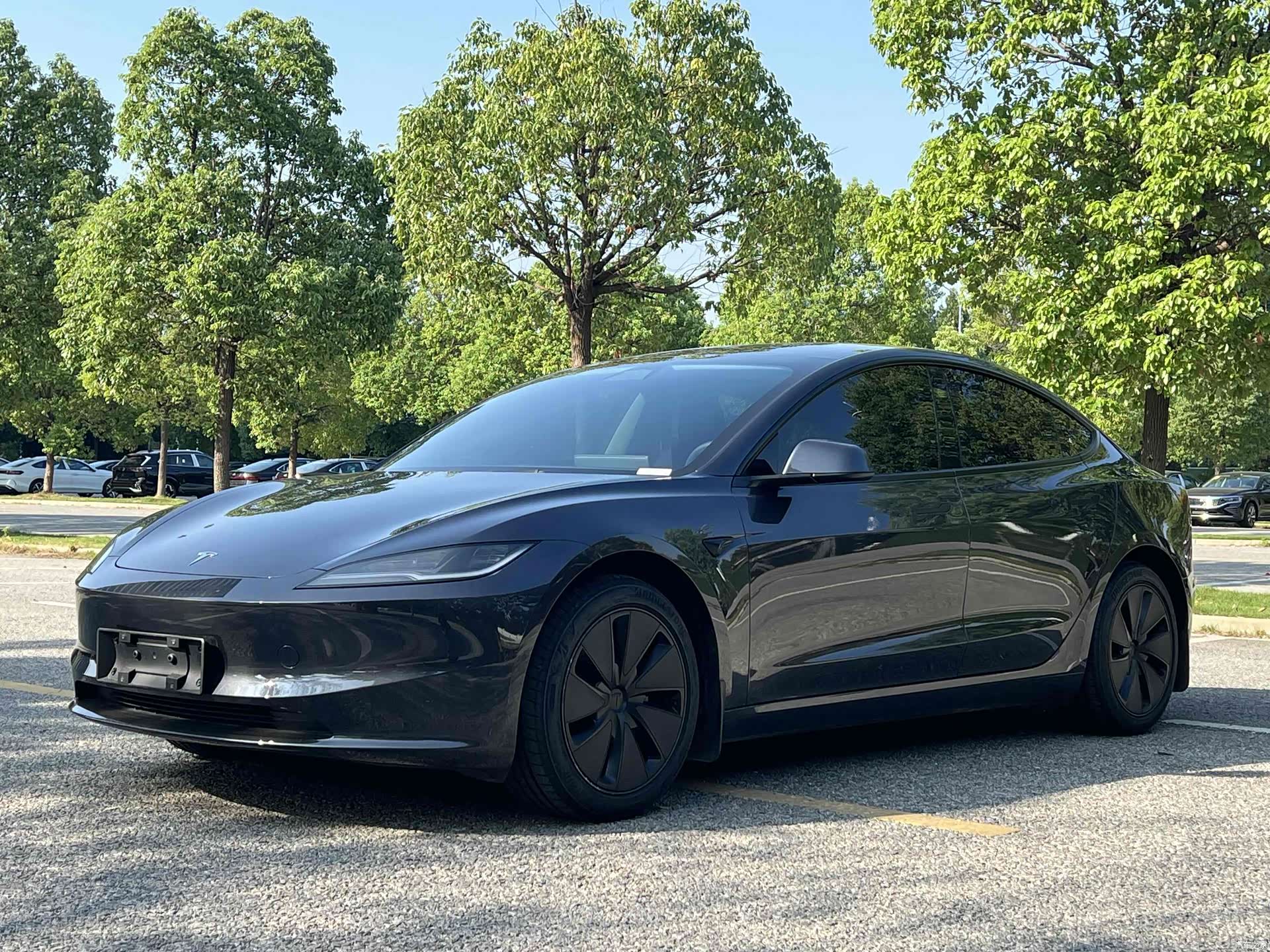 Tesla Model 3, 2025 1