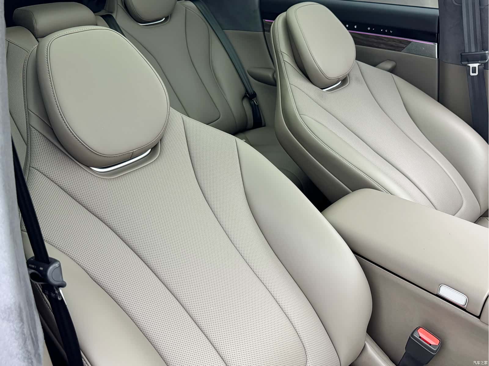 Luxeed R7, 2025 12