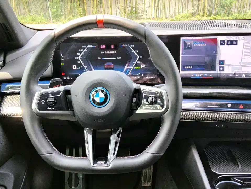 BMW i5 M60