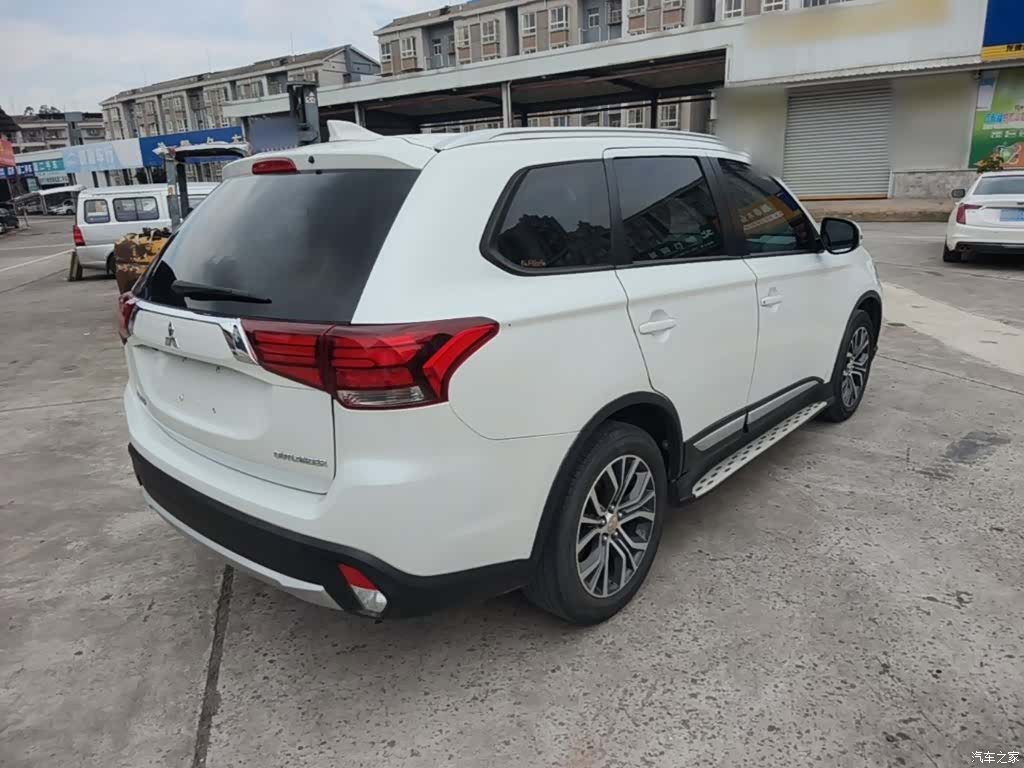 Mitsubishi Outlander, 2018 7