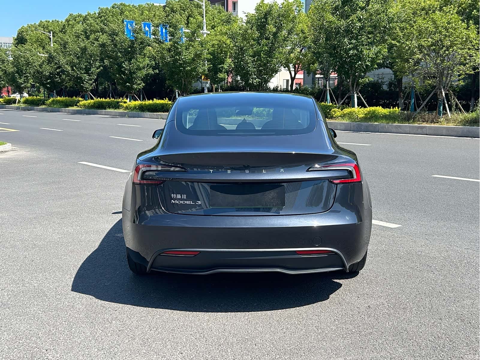 Tesla Model 3, 2025 9