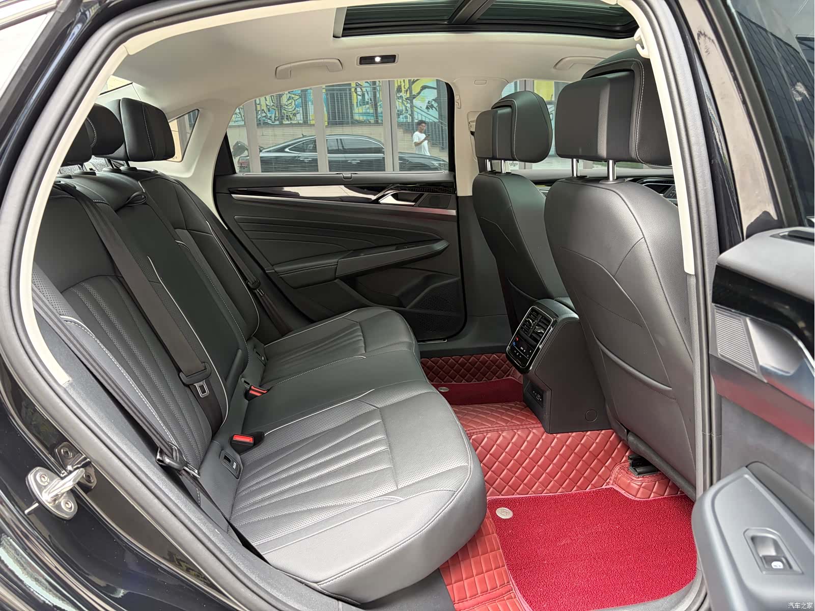 Volkswagen Passat, 2024 13