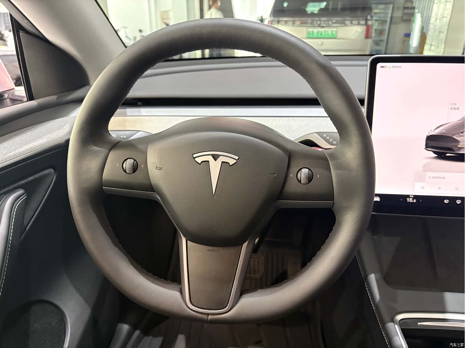 Tesla Model Y, 2023 7