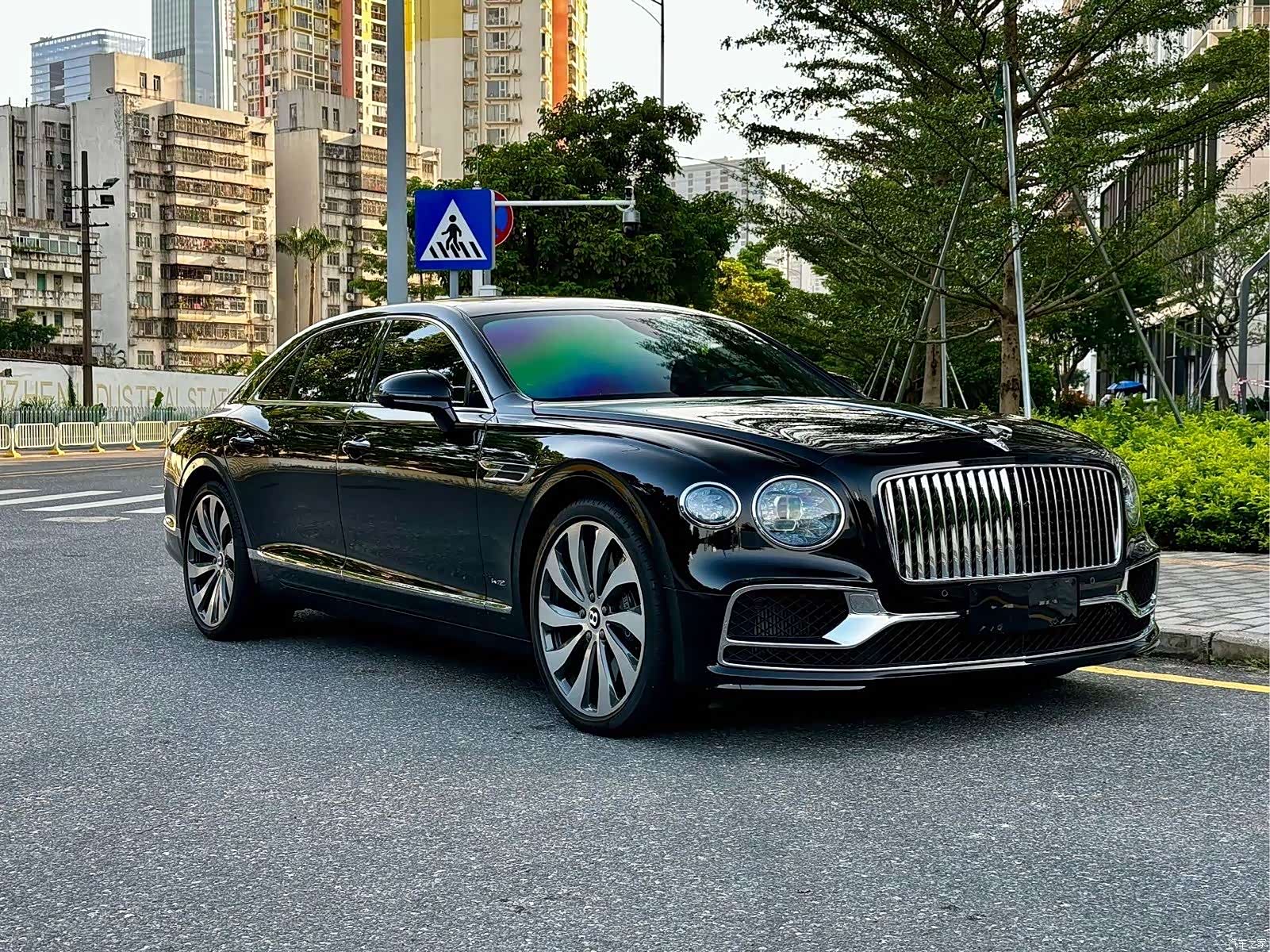 Bentley Flying Spur, 2021 2