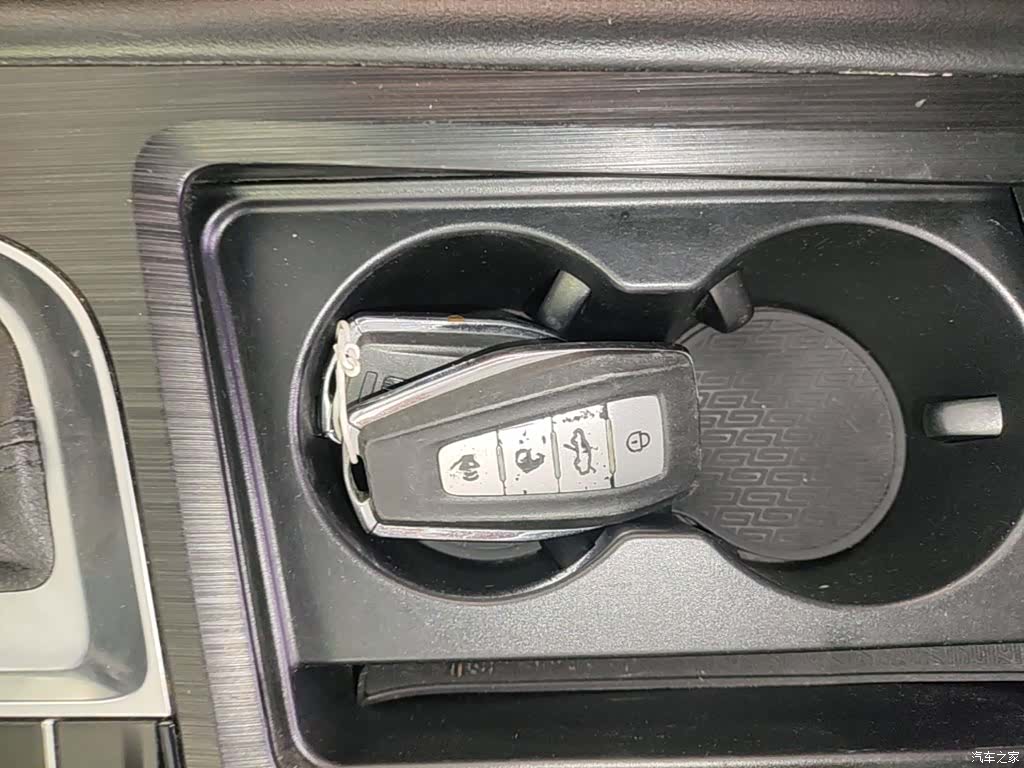 Geely Binray, 2019 17
