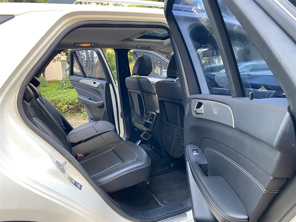 Mercedes-Benz M class