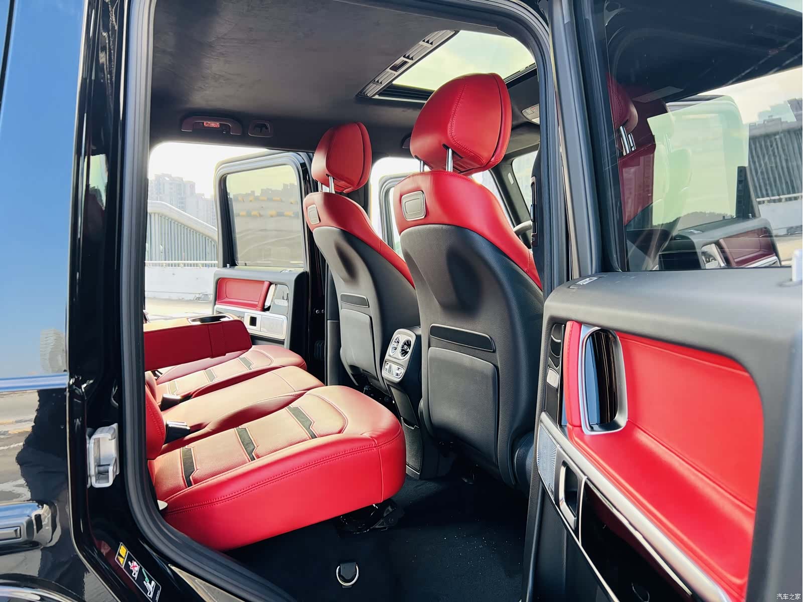 Mercedes-Benz G-Class, 2023 8