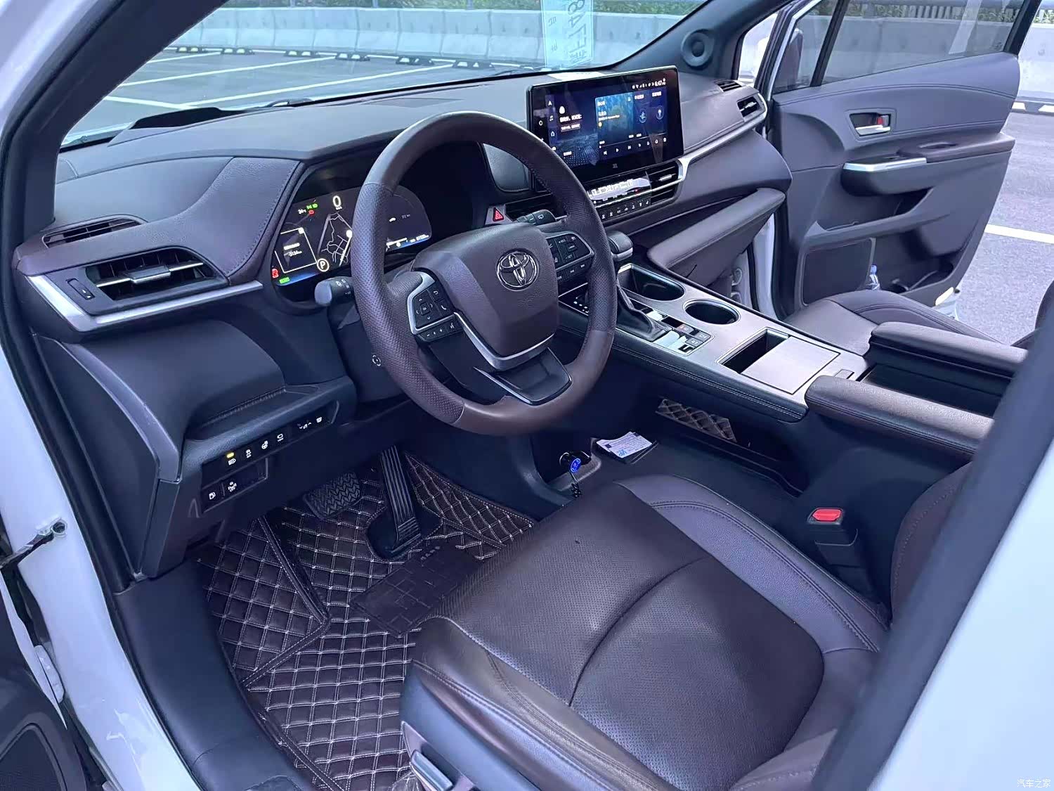 Toyota Sienna, 2024 12
