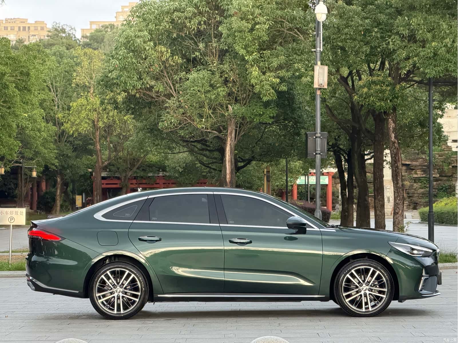 Geely Emgrand, 2025 31