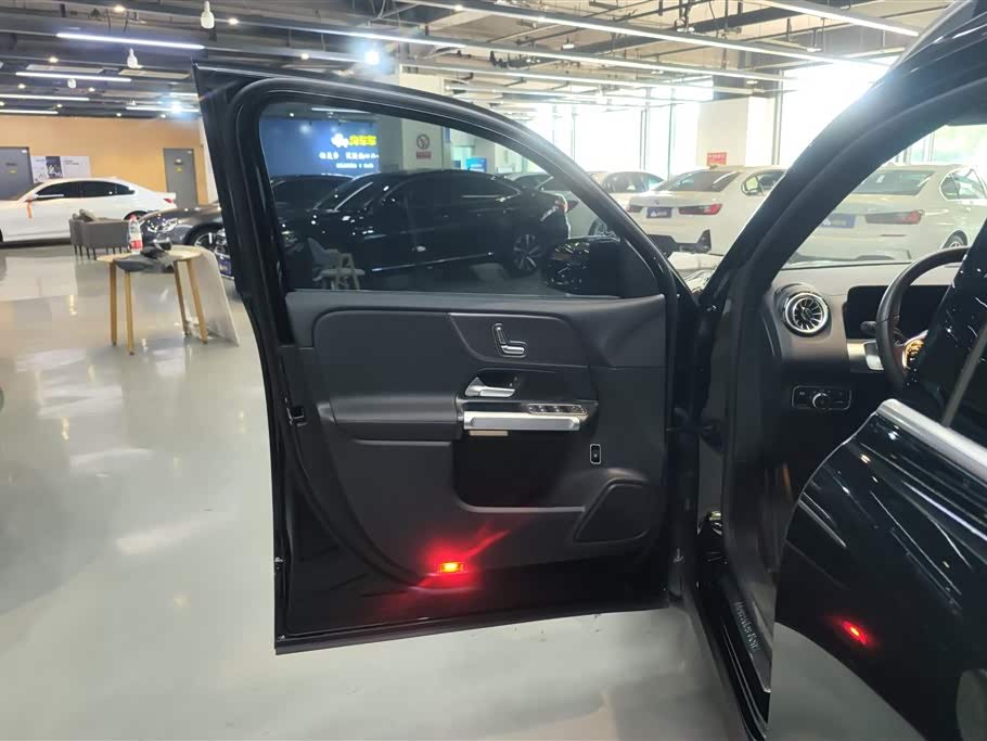 Mercedes-Benz GLB Mercedes-Benz GLB